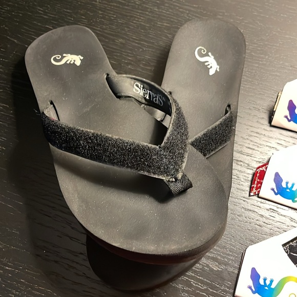 Sierra’S Flip Flops - Picture 4 of 12
